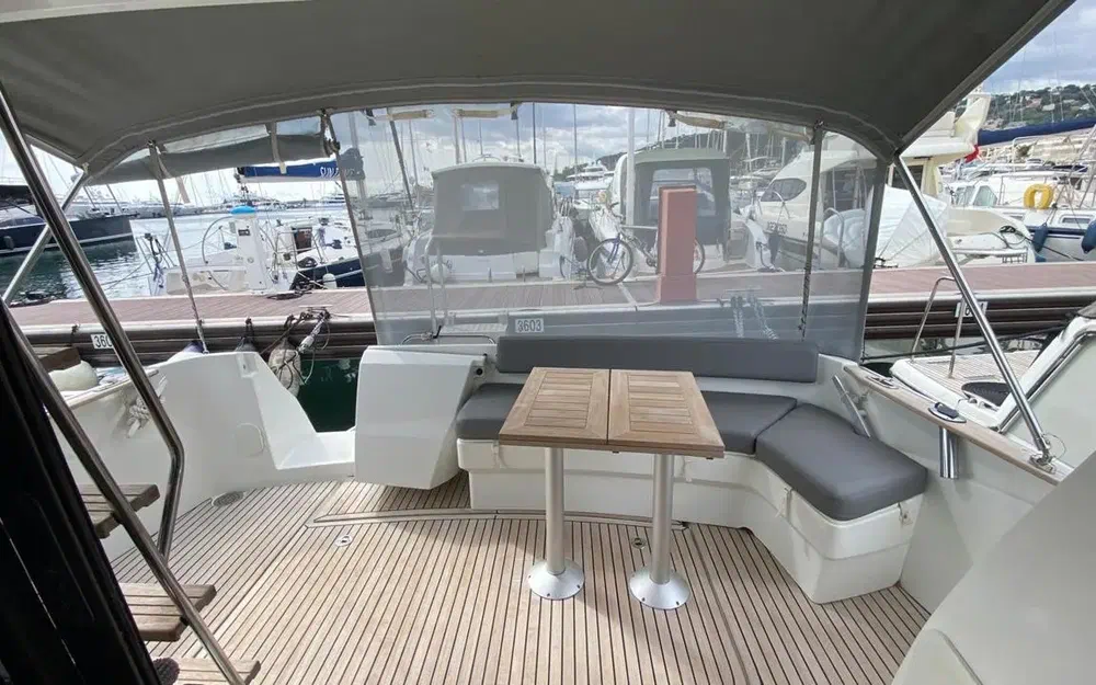 slider 4 Beneteau Antares 36