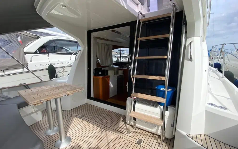 slider 6 Beneteau Antares 36