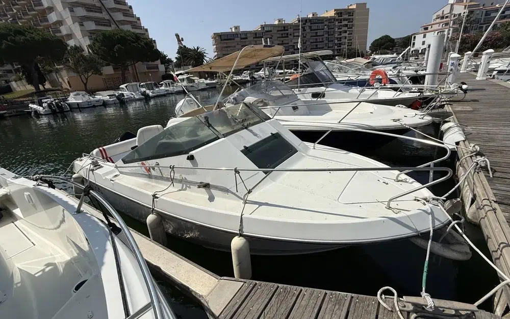 slider 1 Beneteau Flyer 560