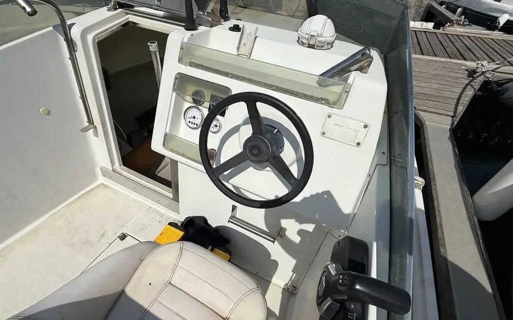 slider 4 Beneteau Flyer 560