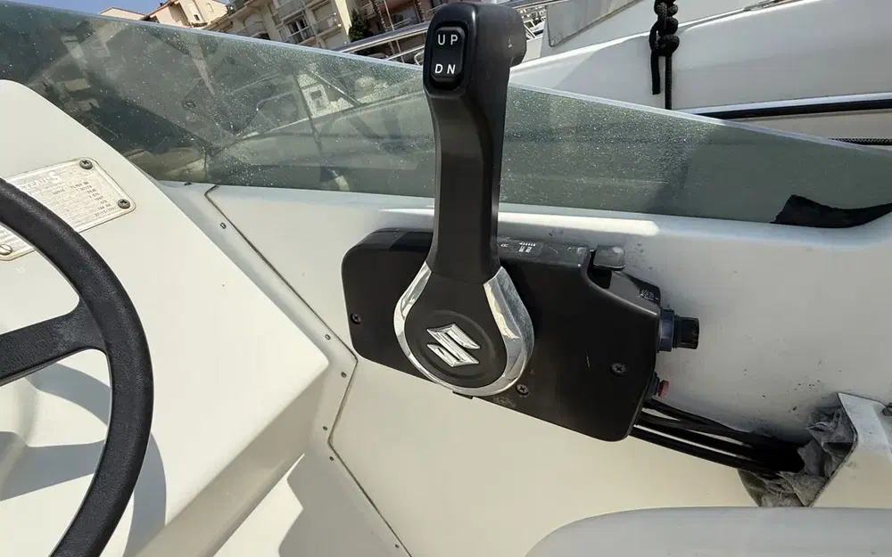 slider 8 Beneteau Flyer 560