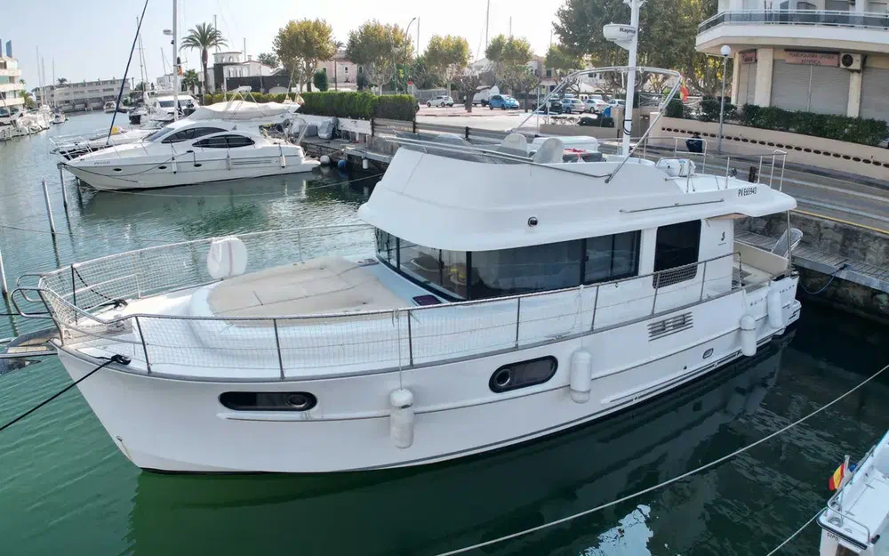 slider 2 Beneteau Swift Trawler 44