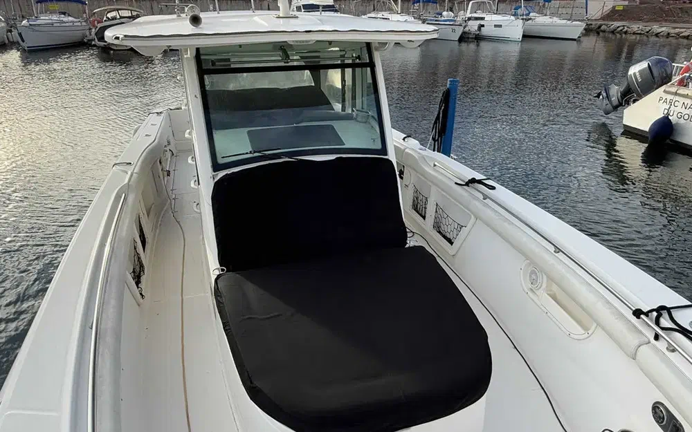 slider 12 Boston Whaler  370 Outrage