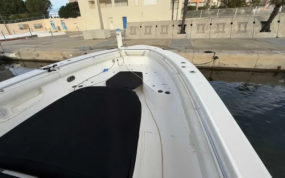 slider 14 Boston Whaler  370 Outrage
