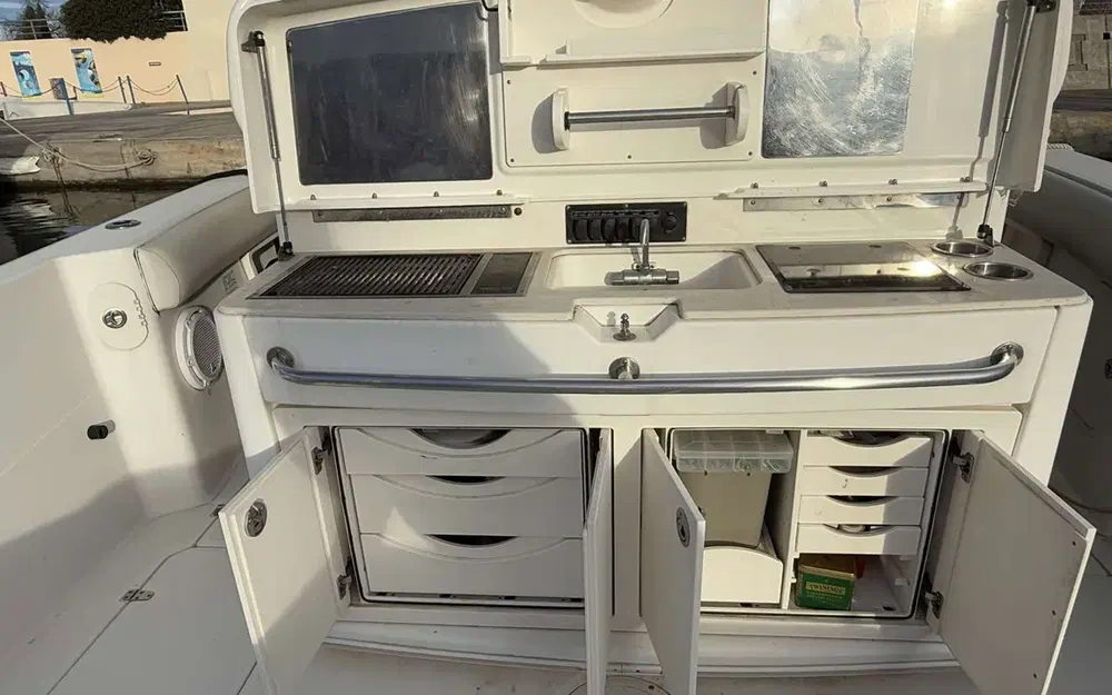 slider 21 Boston Whaler  370 Outrage