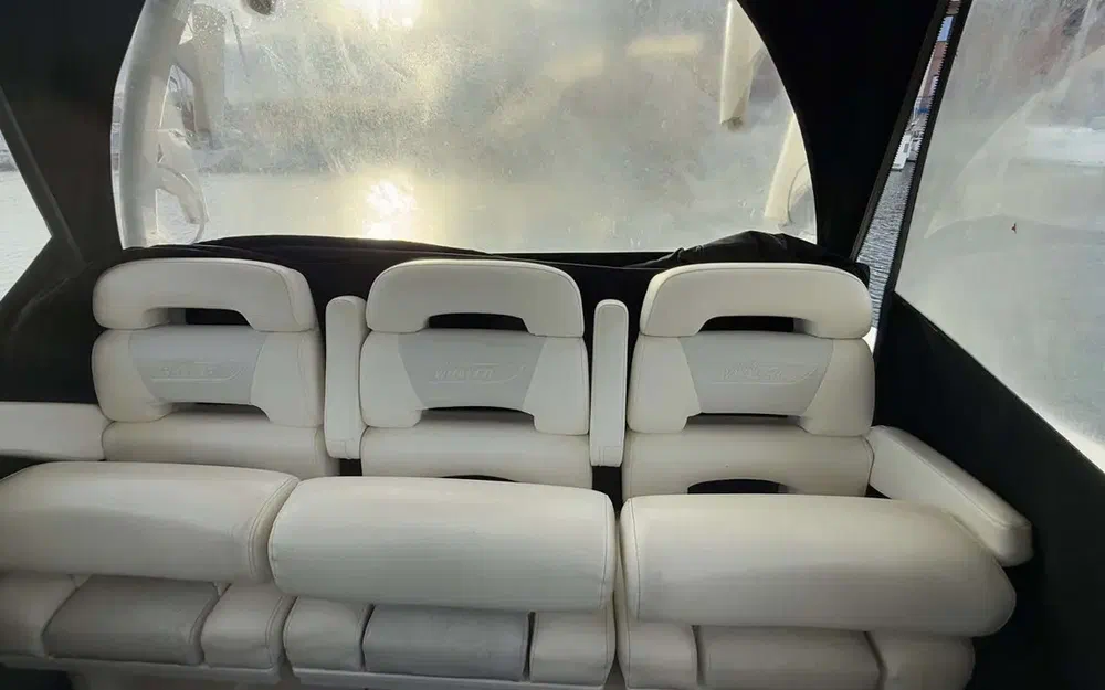 slider 33 Boston Whaler  370 Outrage