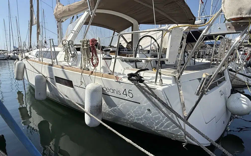 slider 0 Beneteau Oceanis 45