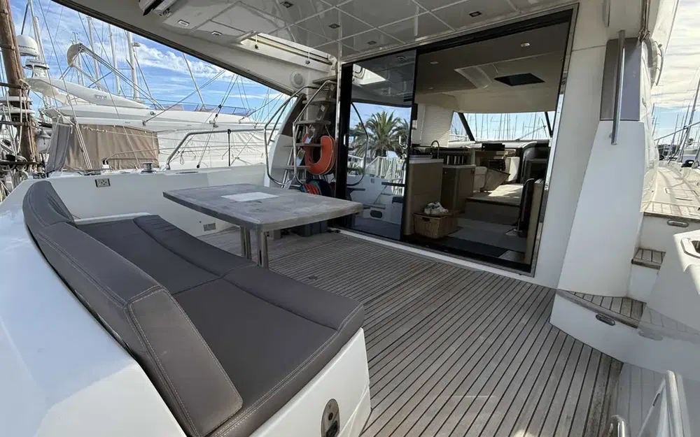 slider 16 Prestige Yachts Prestige 560 Fly