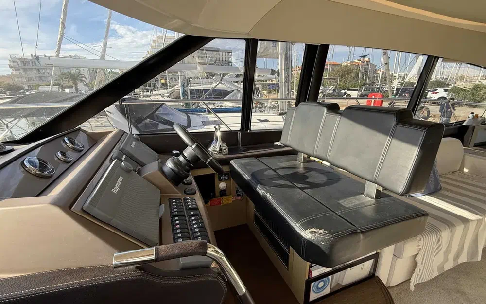 slider 24 Prestige Yachts Prestige 560 Fly