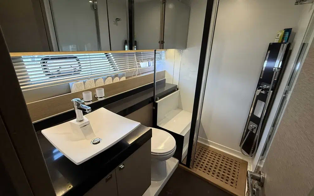 slider 37 Prestige Yachts 560 Fly