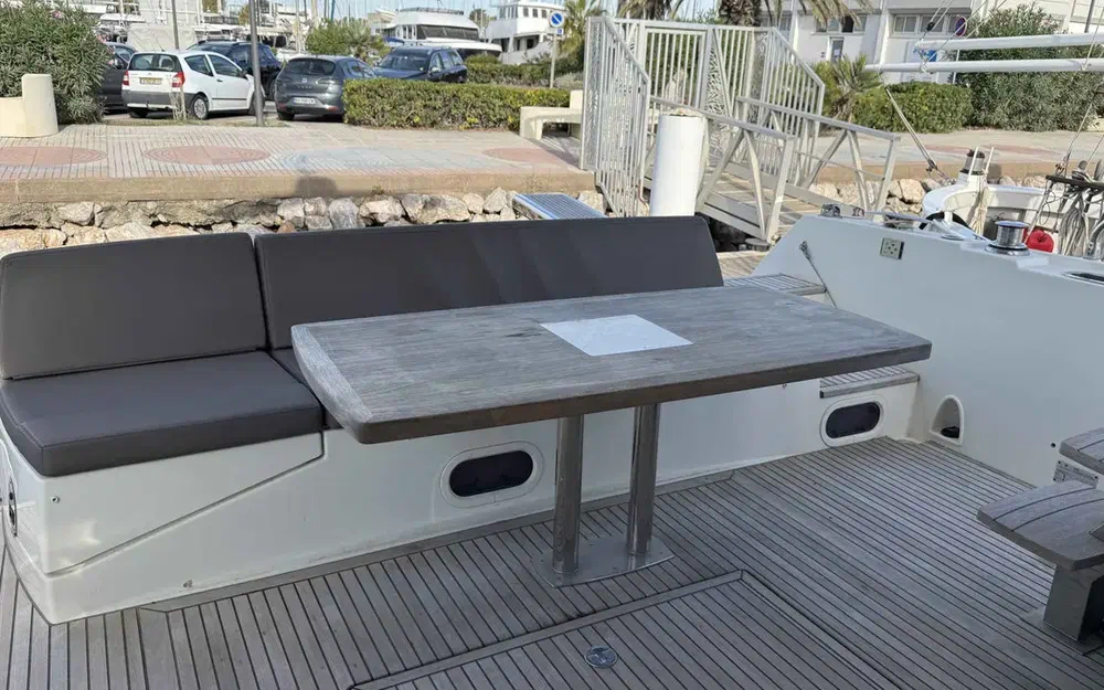 slider 8 Jeanneau Prestige 560