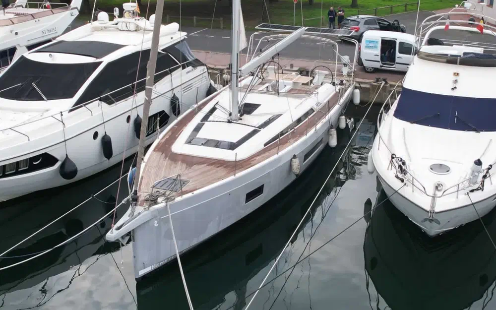 slider 1 Beneteau Oceanis 51.1