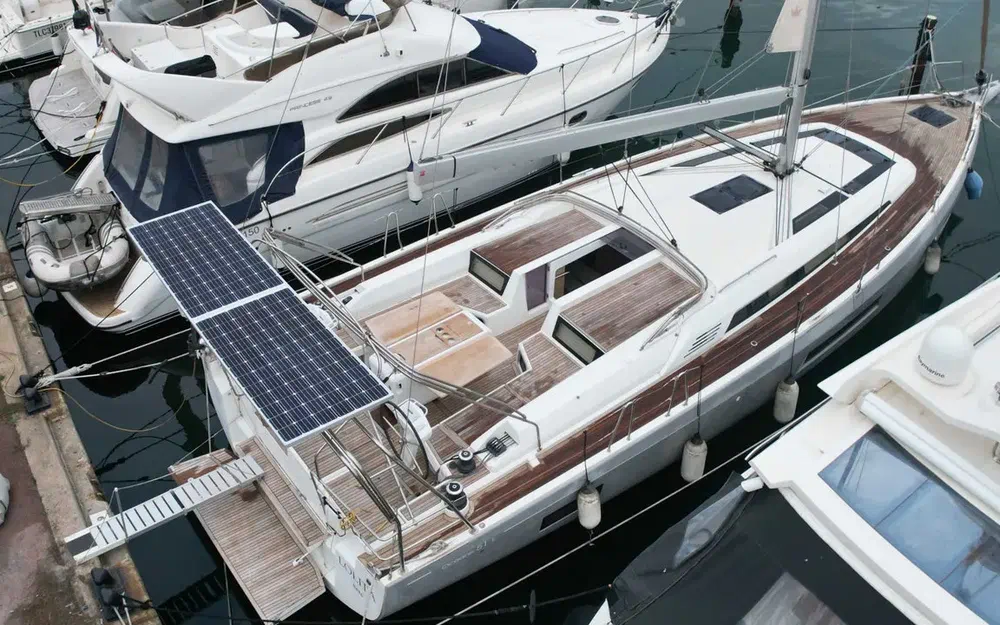 slider 2 Beneteau Oceanis 51.1