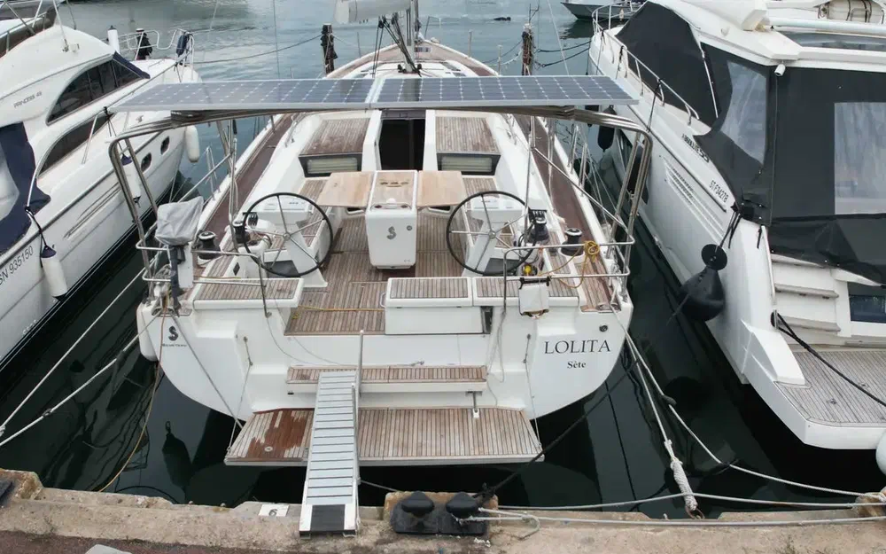 slider 3 Beneteau Oceanis 51.1