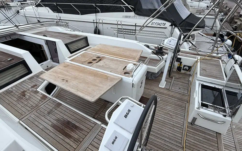 slider 7 Beneteau Oceanis 51.1