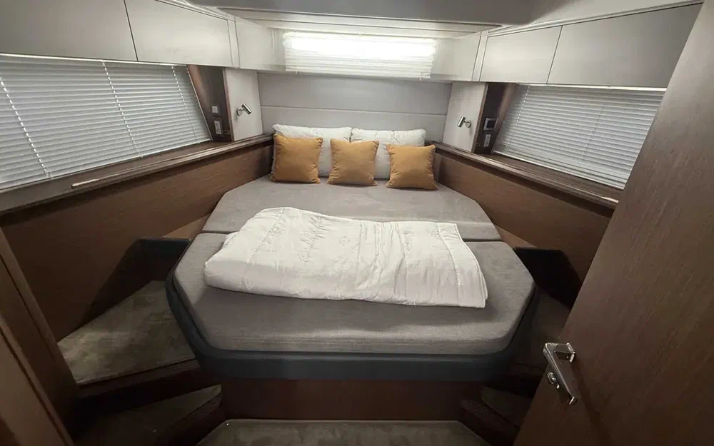 slider 11 Beneteau Antares 12