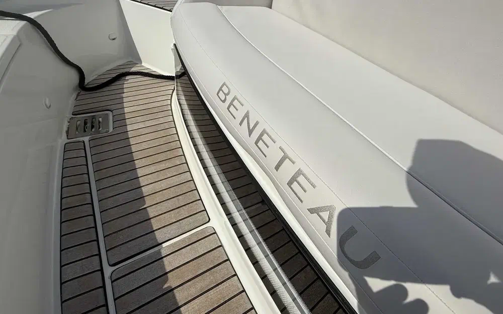 slider 18 Beneteau Antares 12