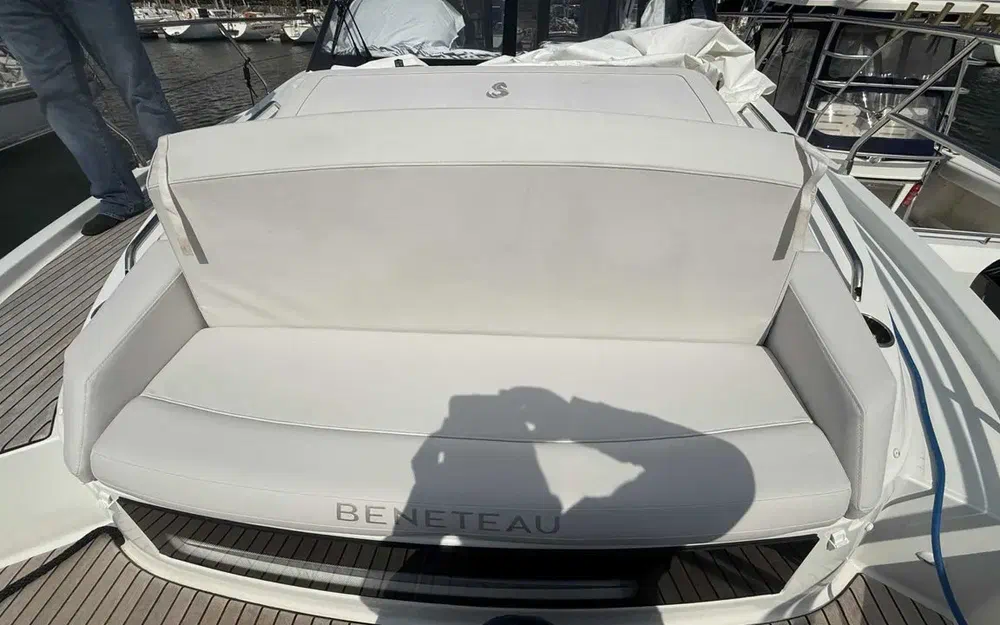 slider 19 Beneteau Antares 12