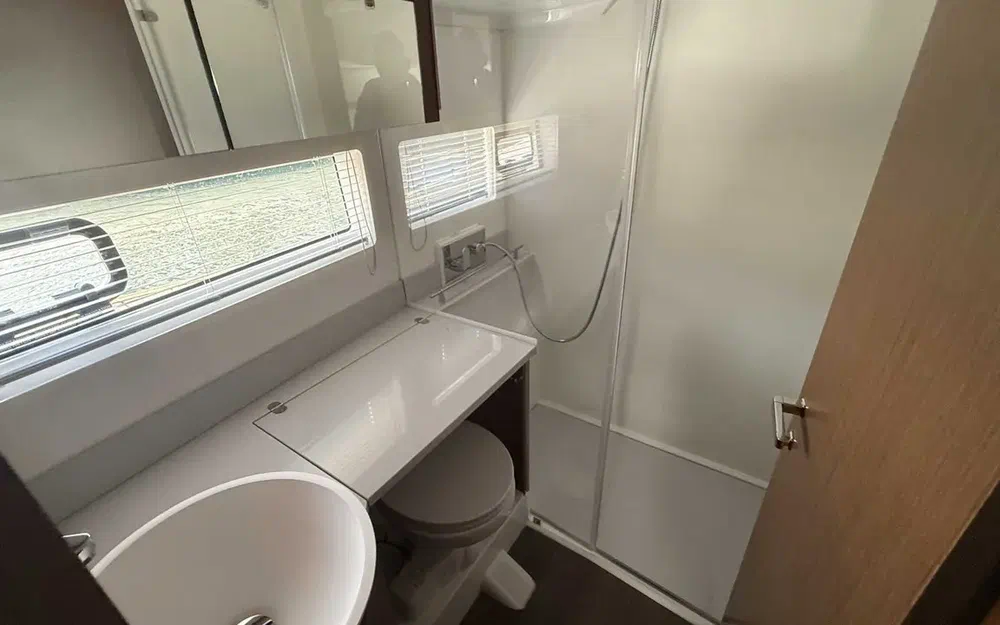 slider 23 Beneteau Antares 12