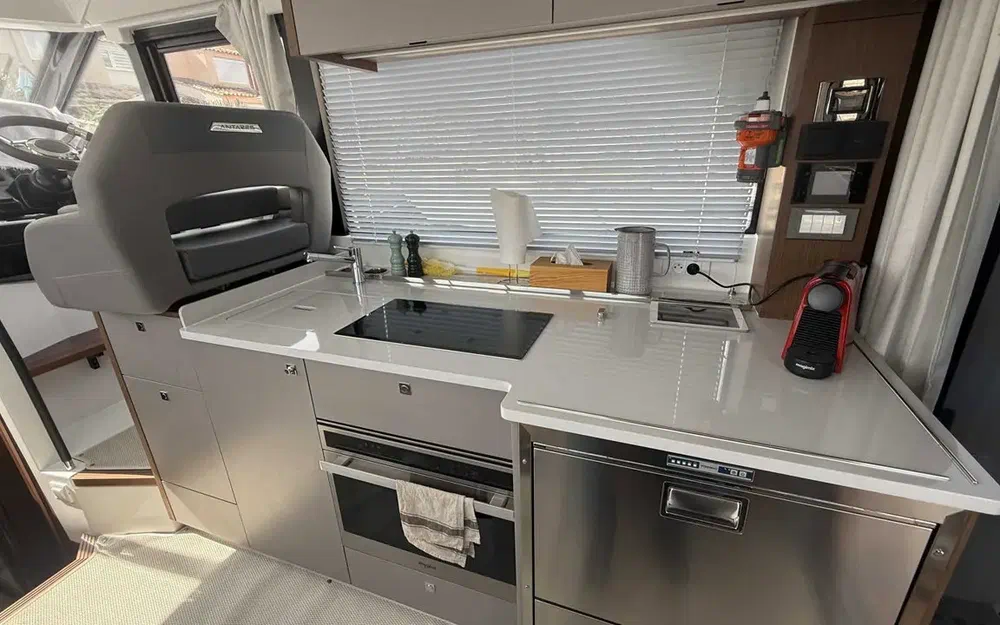 slider 24 Beneteau Antares 12