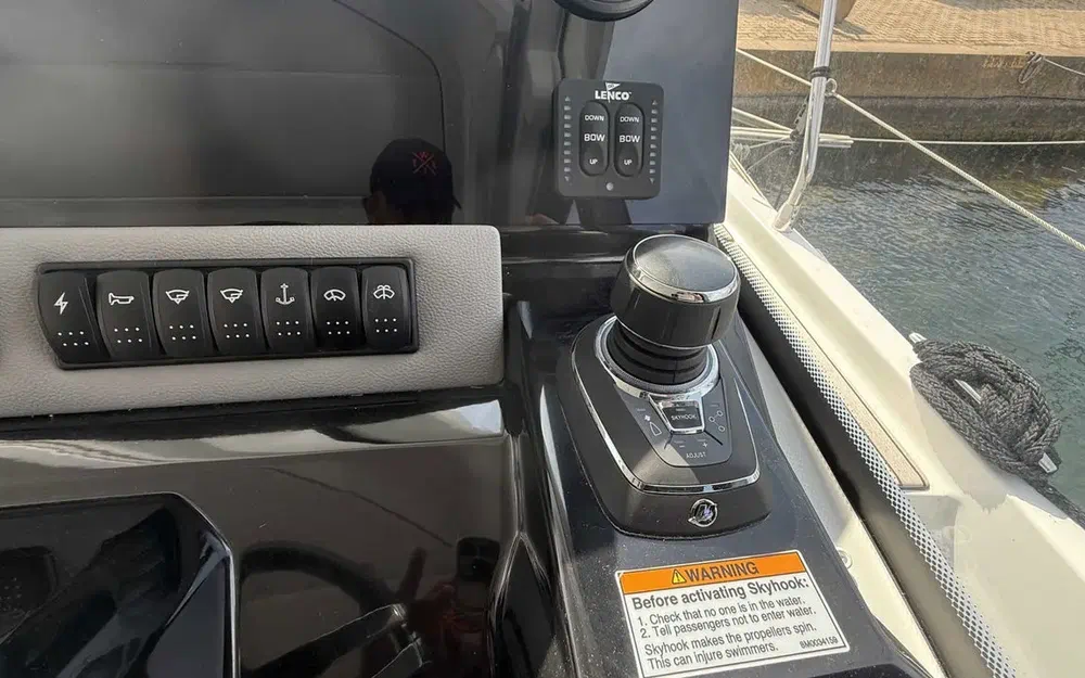 slider 33 Beneteau Antares 12