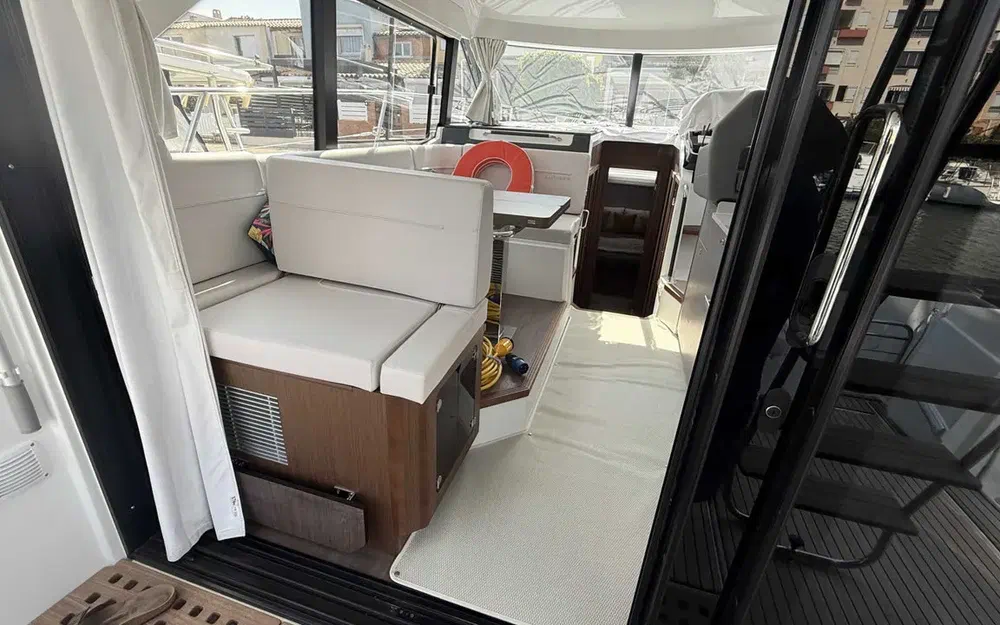 slider 35 Beneteau Antares 12