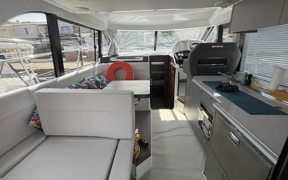 slider 39 Beneteau Antares 12