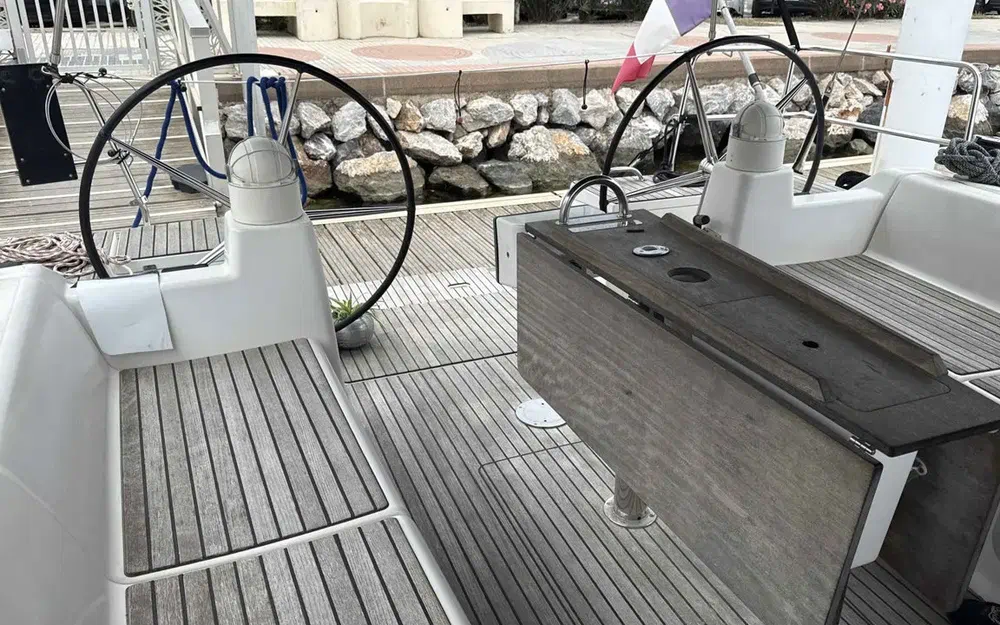 slider 11 Dufour 445