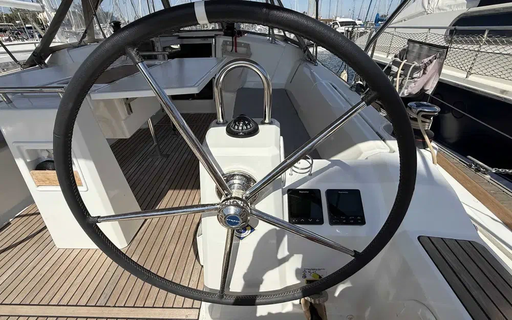 slider 9 Beneteau Oceanis 38.1