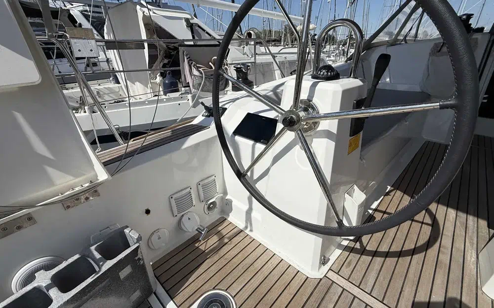 slider 12 Beneteau Oceanis 38.1