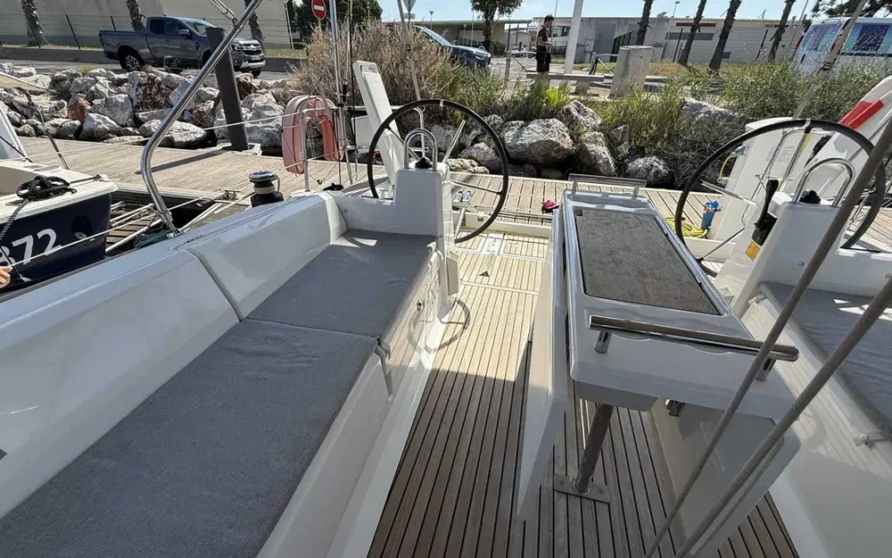 slider 14 Beneteau Oceanis 38.1