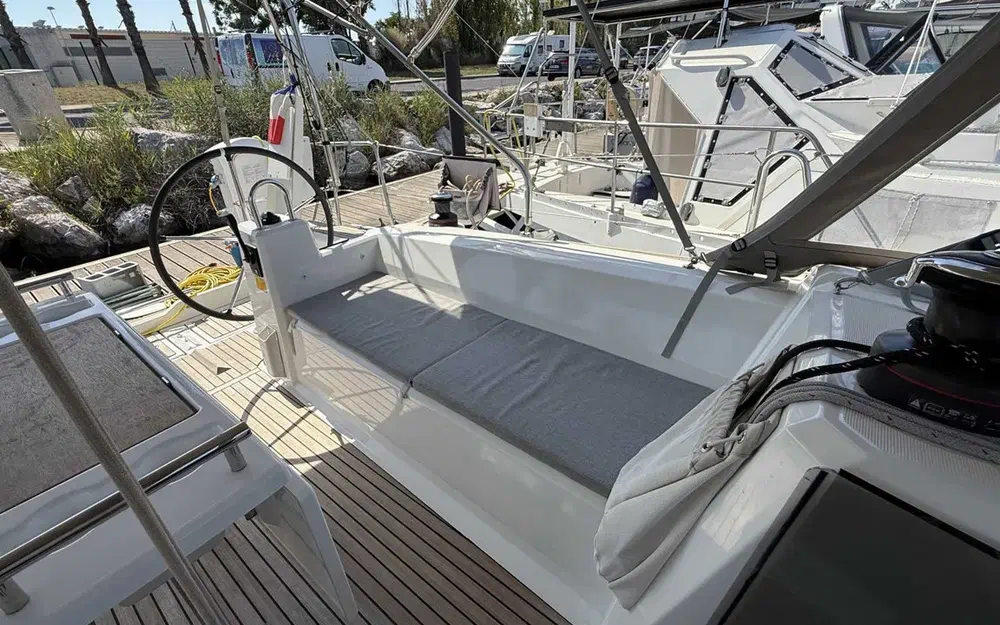 slider 15 Beneteau Oceanis 38.1