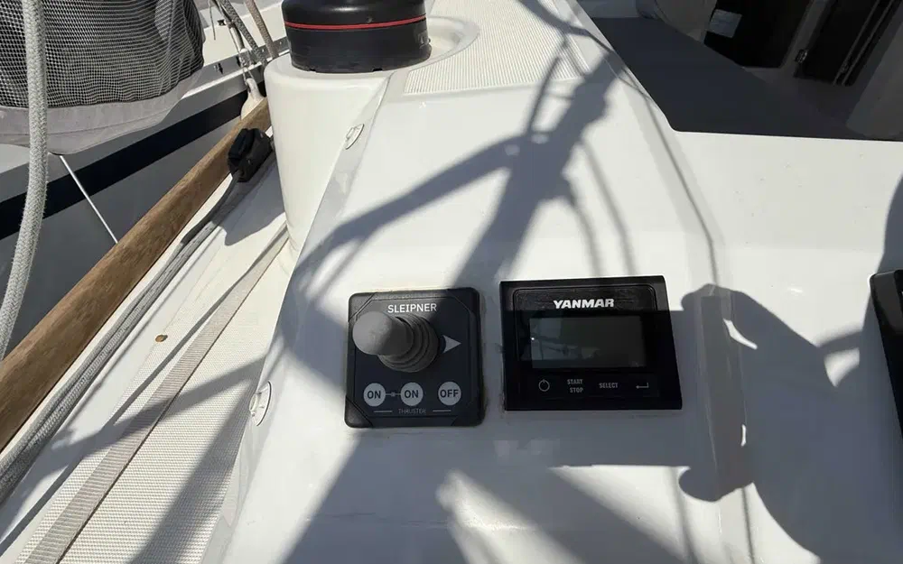 slider 16 Beneteau Oceanis 38.1