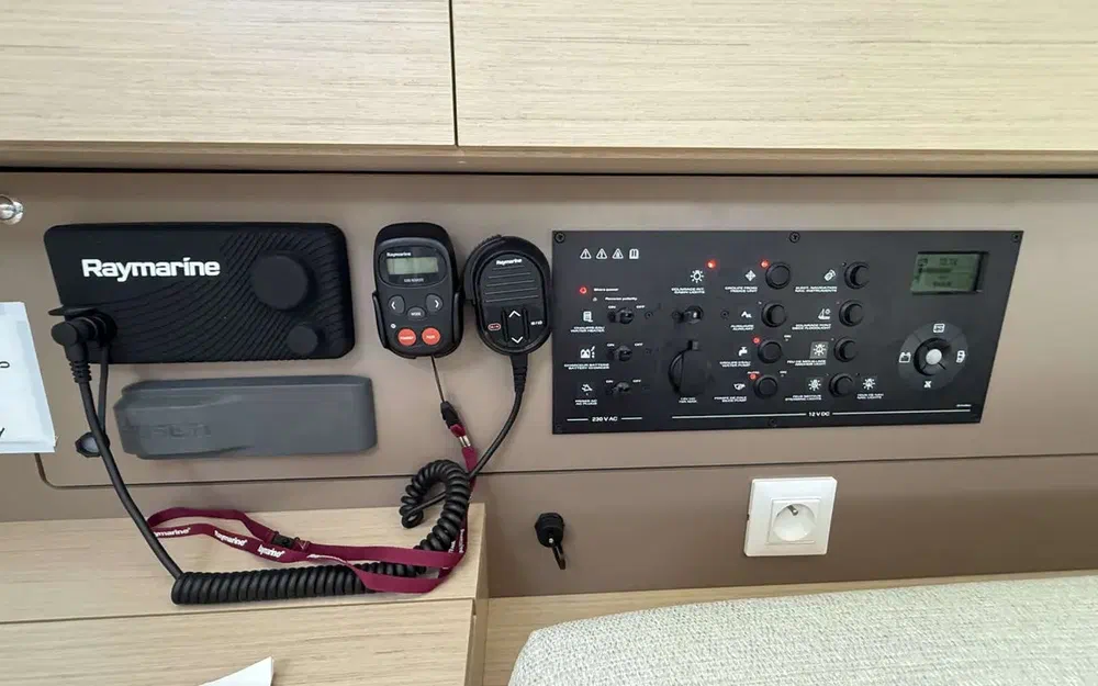 slider 26 Beneteau Oceanis 38.1