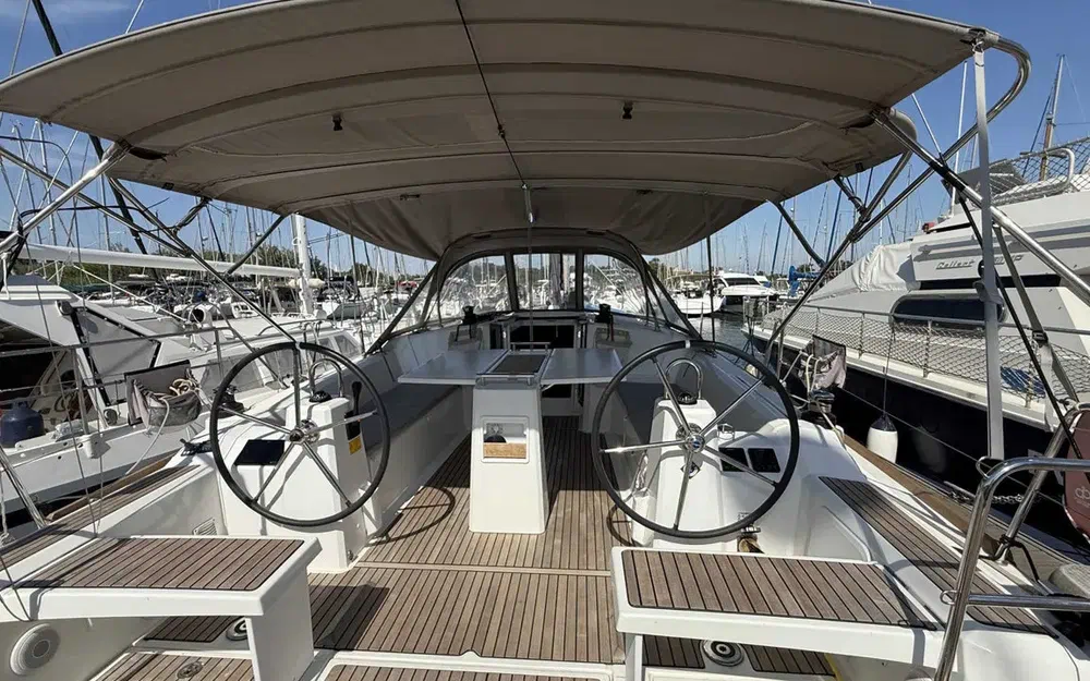 slider 3 Beneteau Oceanis 38.1