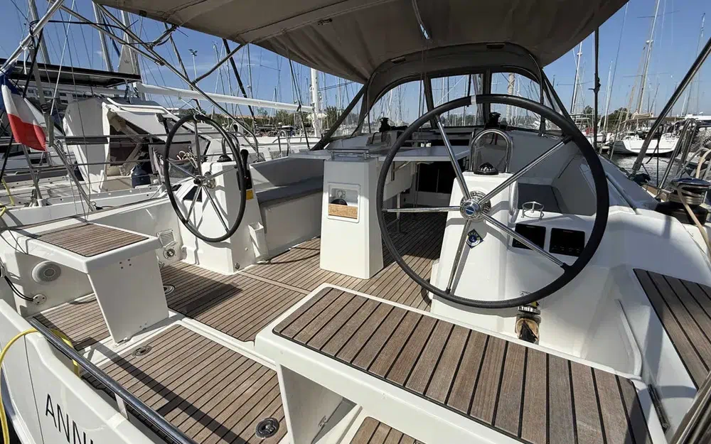 slider 6 Beneteau Oceanis 38.1