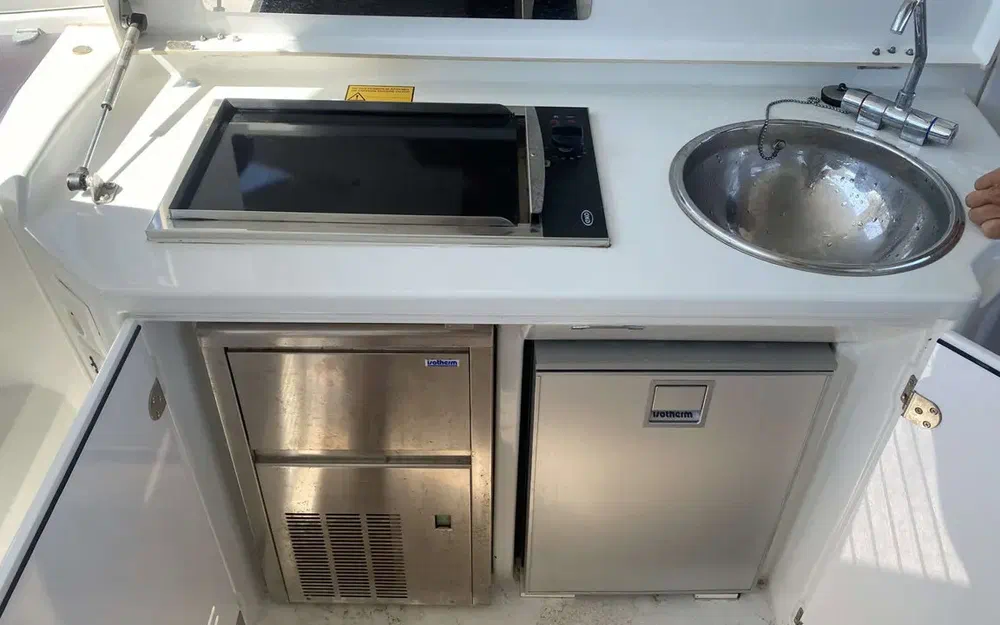 slider 11 Beneteau Monte Carlo 42