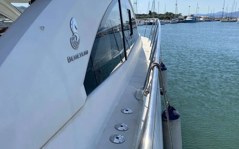 slider 12 Beneteau Monte Carlo 42