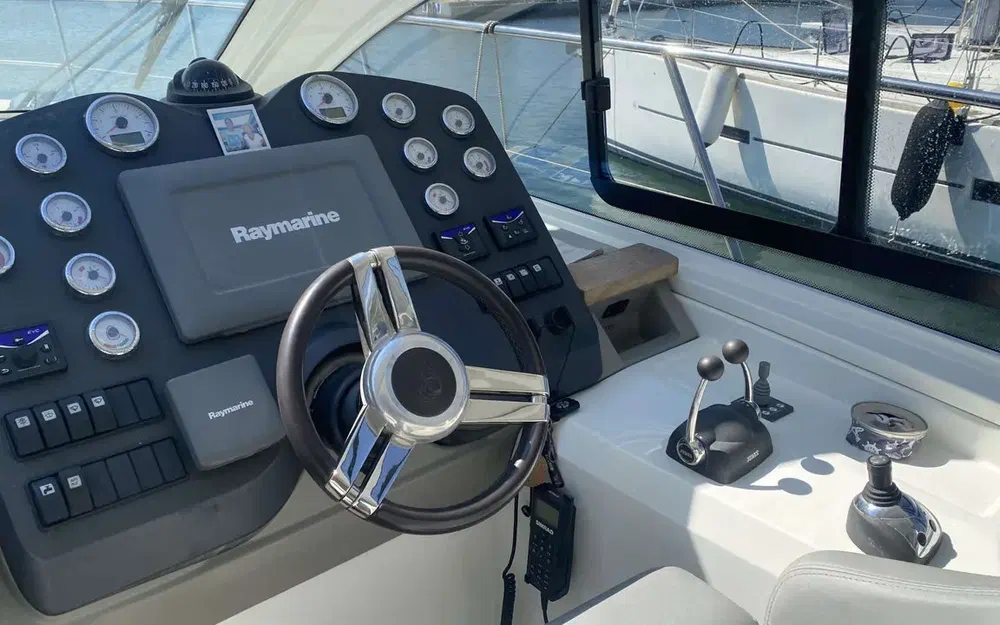 slider 16 Beneteau Monte Carlo 42