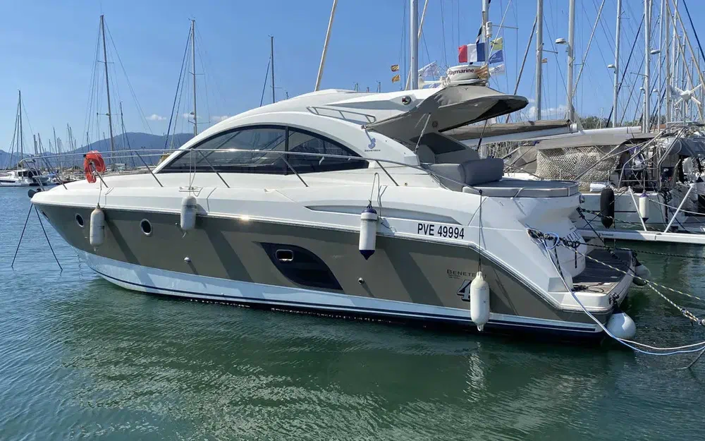 slider 1 Beneteau Monte Carlo 42