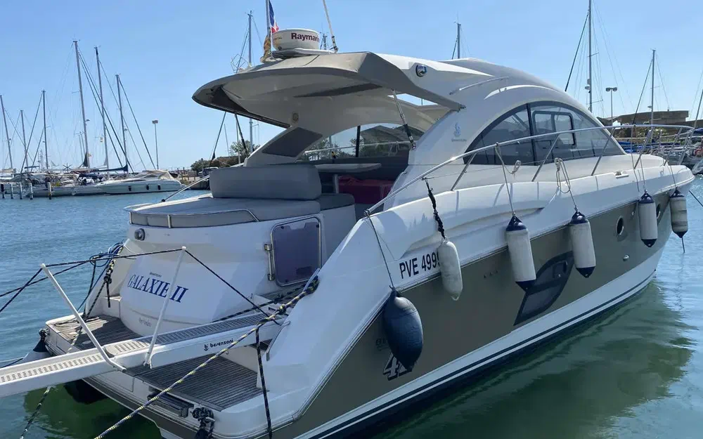slider 3 Beneteau Monte Carlo 42