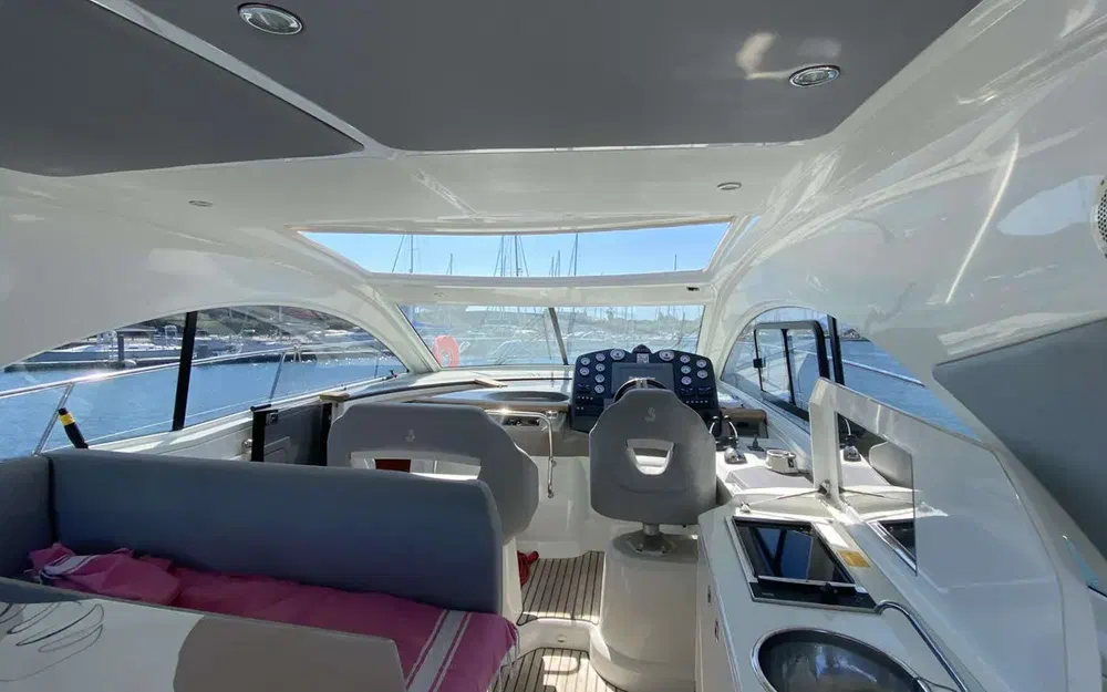 slider 5 Beneteau Monte Carlo 42