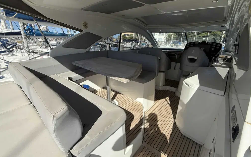 slider 6 Beneteau Monte Carlo 42