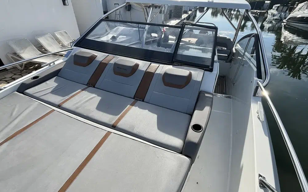 slider 11 Beneteau Flyer 10