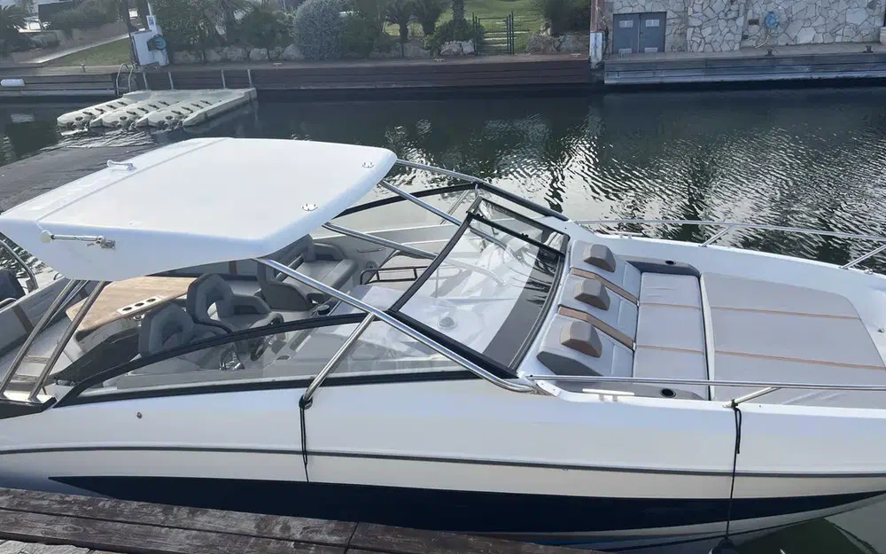 slider 2 Beneteau Flyer 10