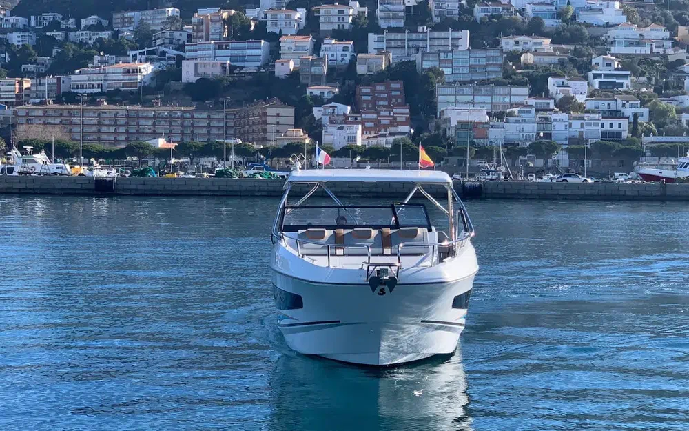 slider 6 Beneteau Flyer 10