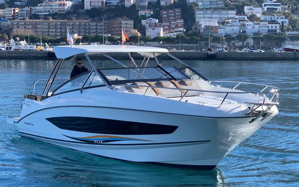 slider 7 Beneteau Flyer 10