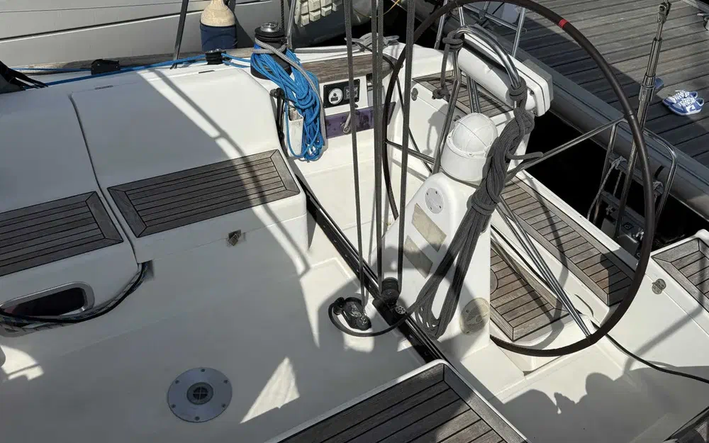 slider 11 Dufour  40