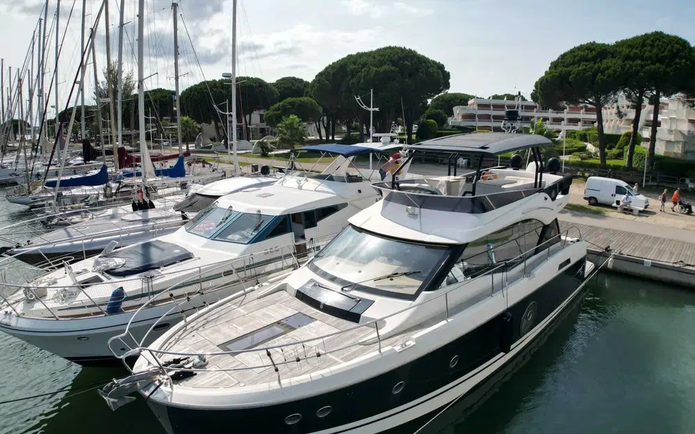 slider 0 Beneteau Monte Carlo 6
