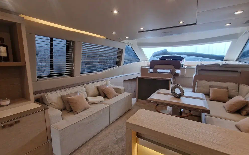 slider 9 Beneteau Monte Carlo 6